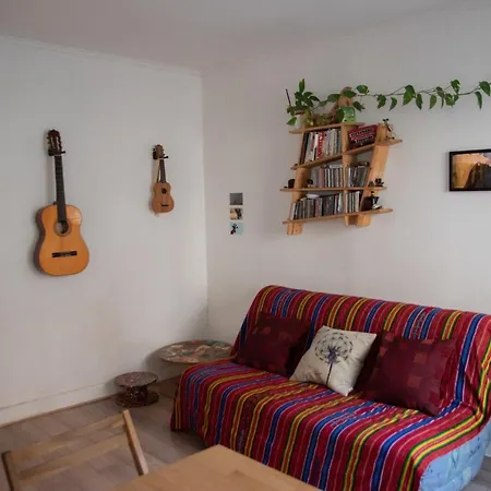 Hostnfly - Charming Apt Belleville *